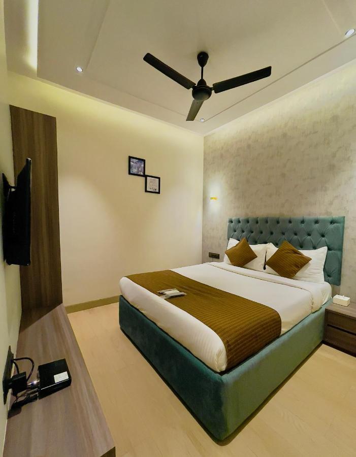 Hotel Lime Wood Bombay Esterno foto